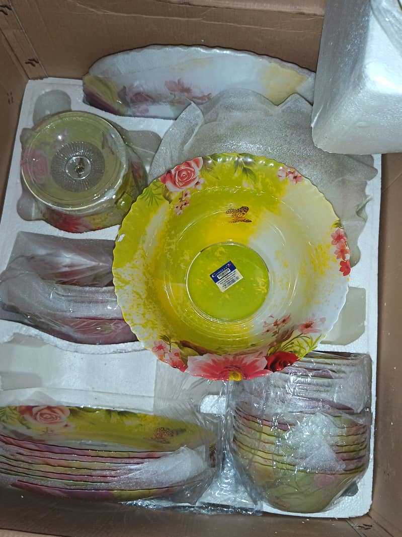 Dinner sets 16