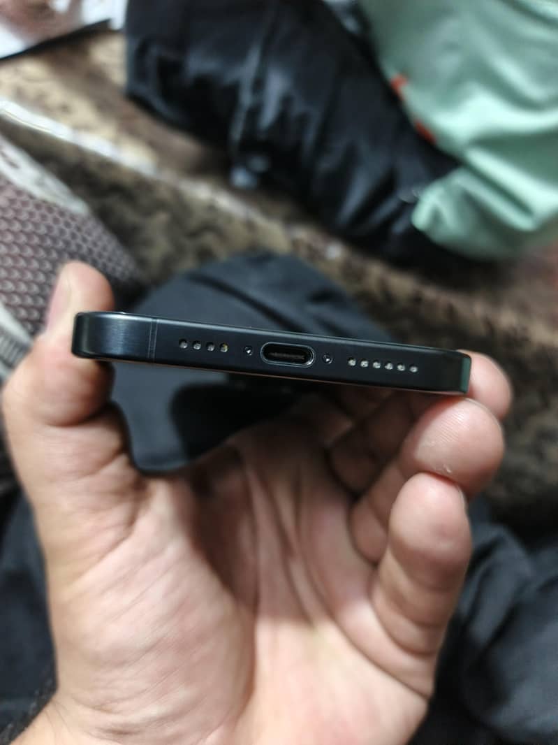 iPhone 15 pro max 0