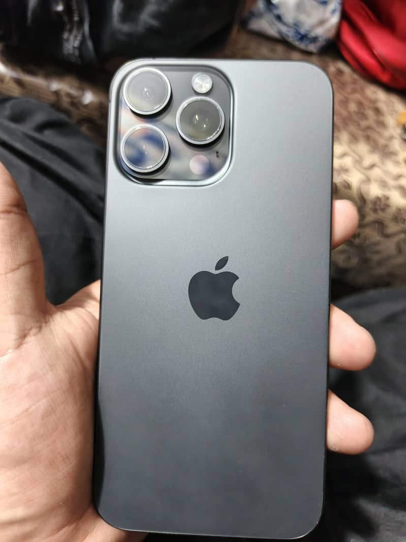iPhone 15 pro max 6