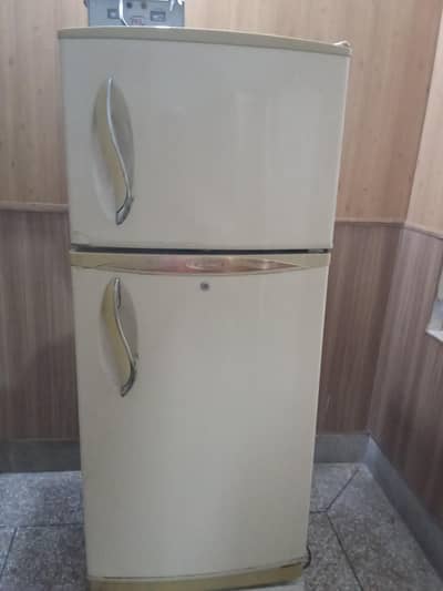 Dc fridge in good condition,with steplaizer available