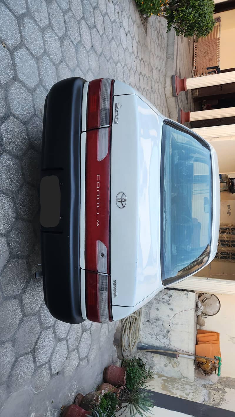 2000 model indus corolla 1