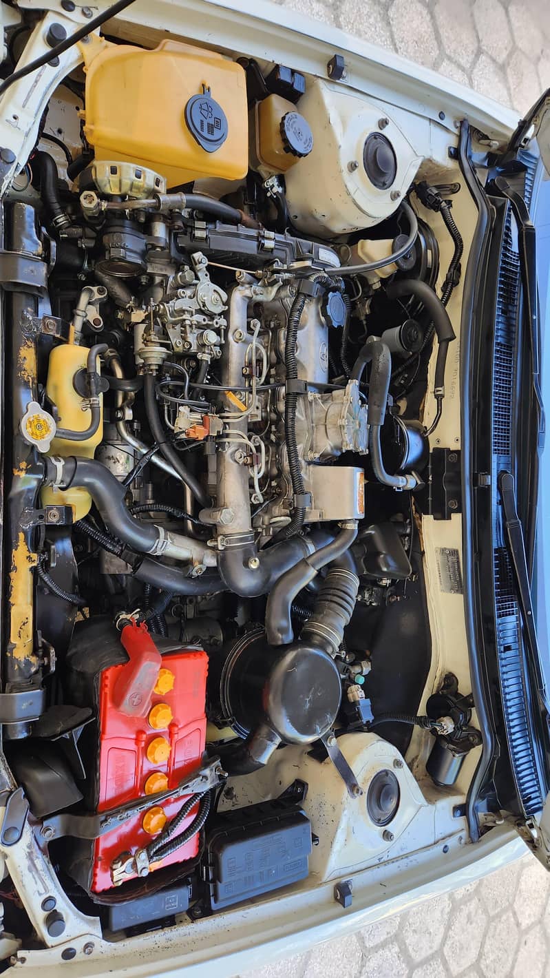 2000 model indus corolla 12