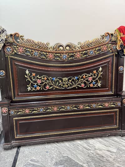 King size bed & dressing table