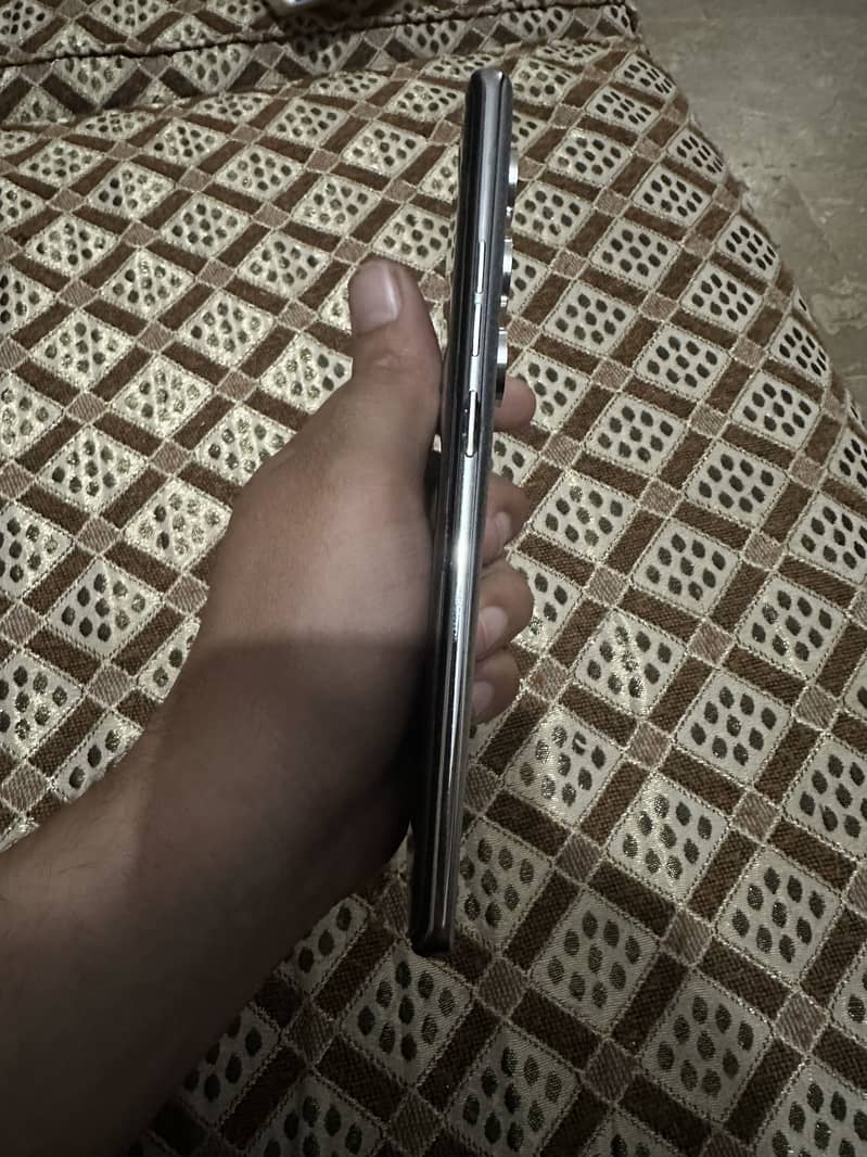 Tecno camon 40 pro 2