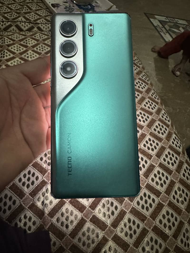 Tecno camon 40 pro 5