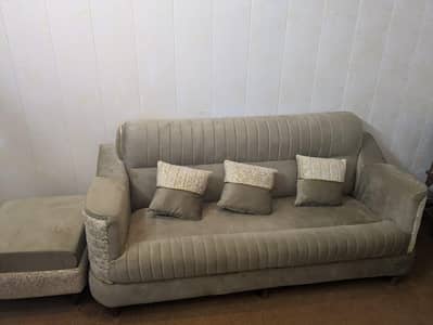 7 seater sofa set+2 stool for sale