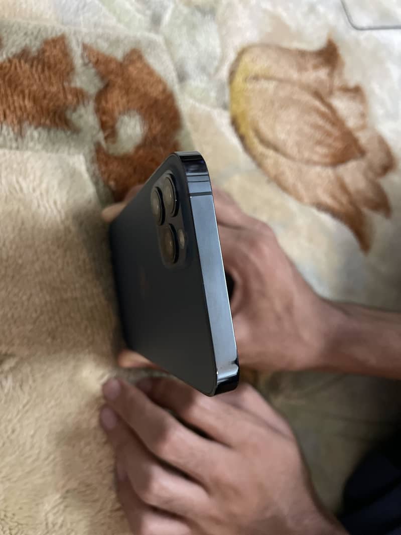 IPHONE 12 PRO 4