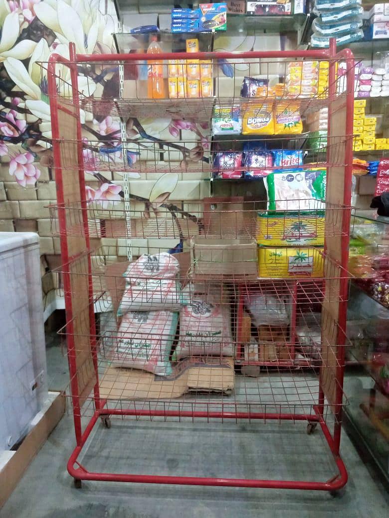 lays stand 0