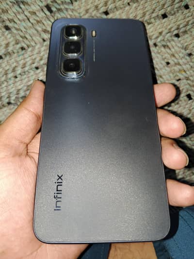 Infinix hot 50 pro 8/128 10/9.5 condition in display fingerprint