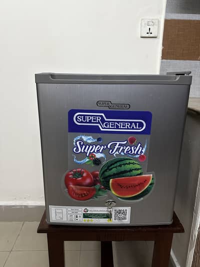 Super General Mini Refrigerator/ Fridge