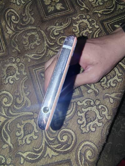 Aquos r2