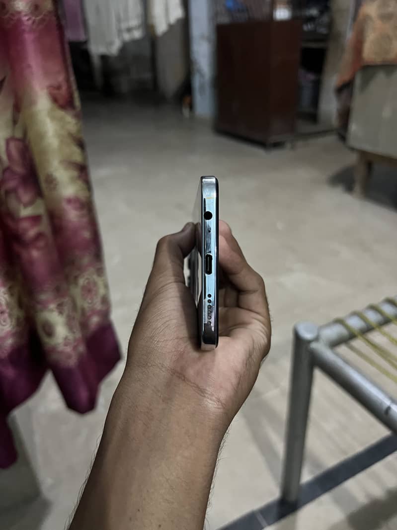 Techno spark 30 pro 3