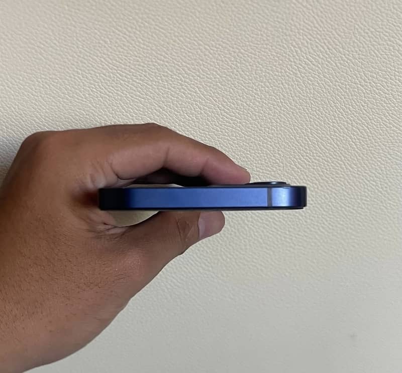 Apple iPhone 12 2