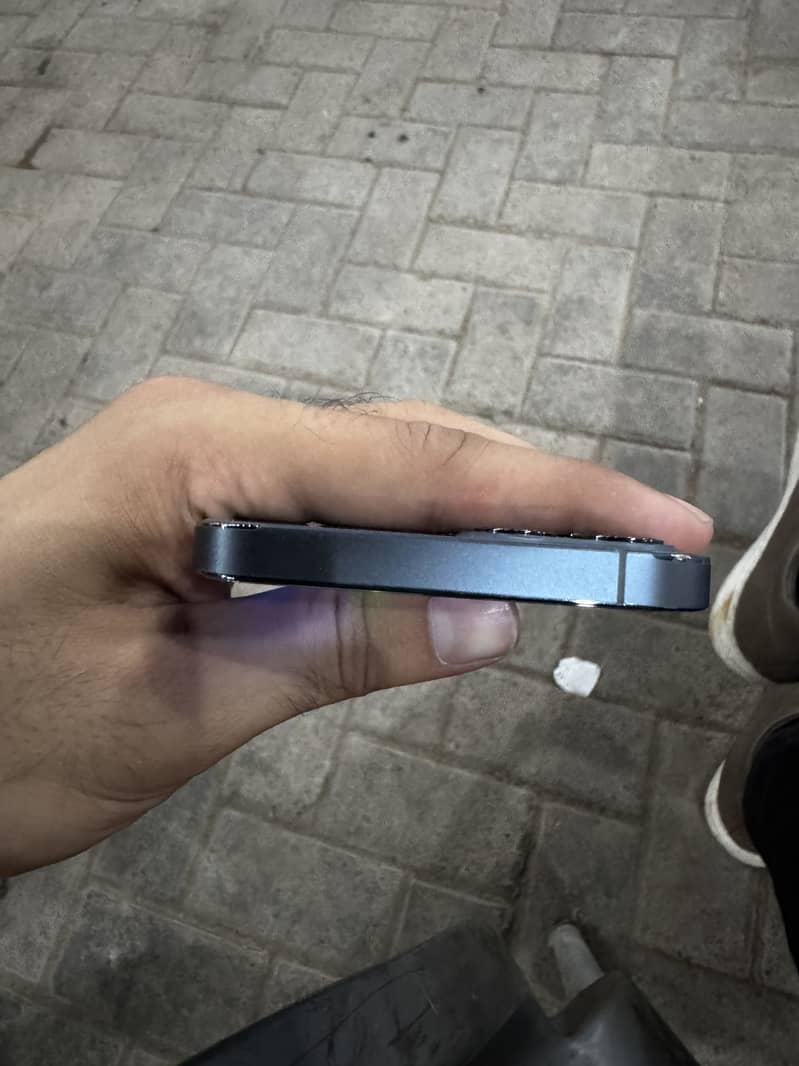 iPhone 12 Pro sim working 3