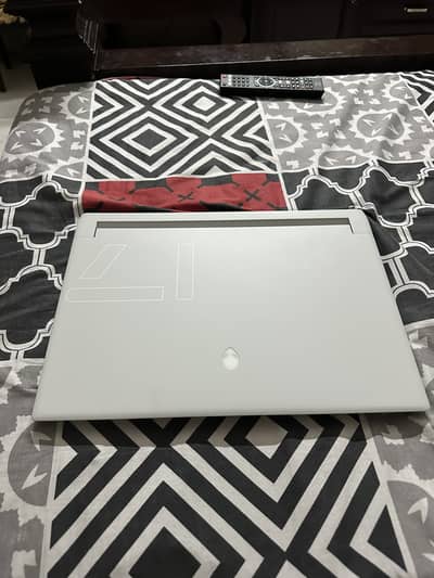 Alienware X17 R1 Core i7 11800H(16Gb/1Tb)RTX3070,17”FHD 360hz 140w tgp