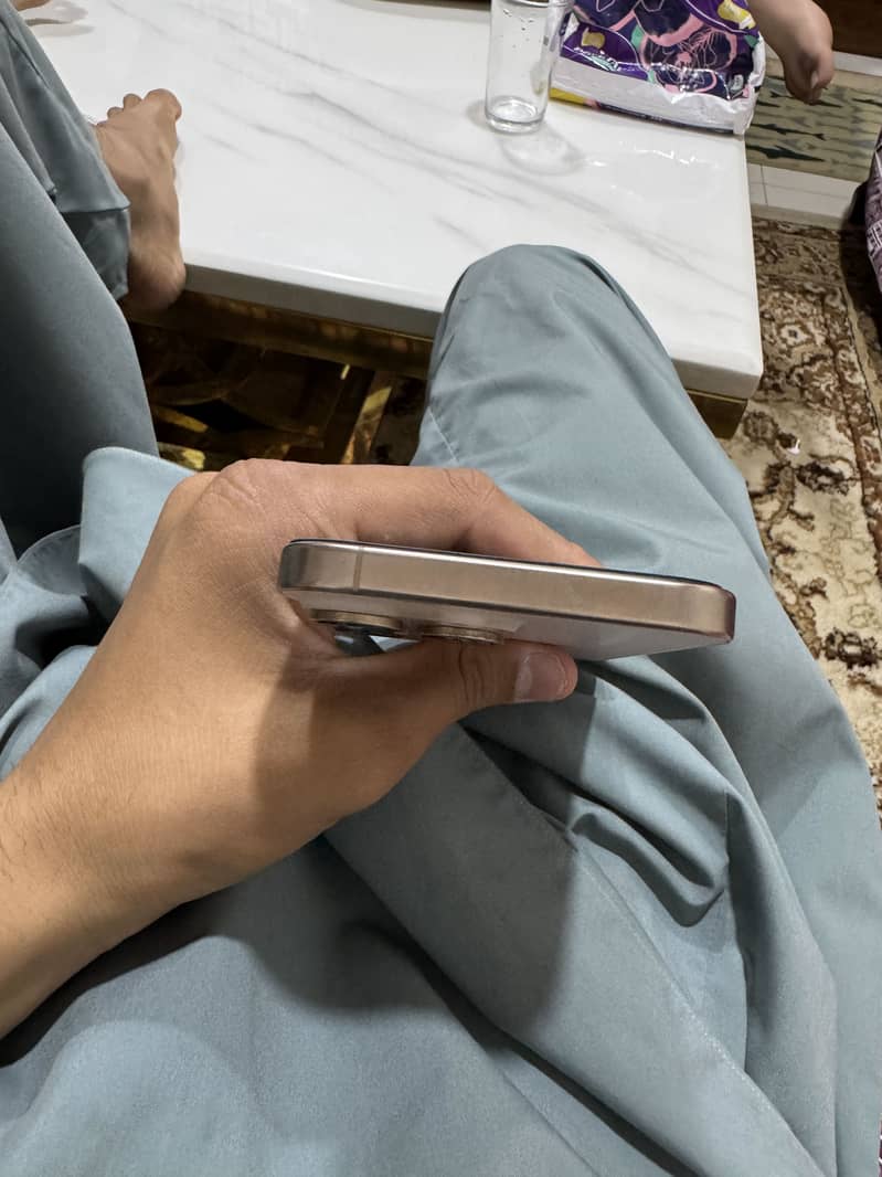 iPhone 16 pro max 5