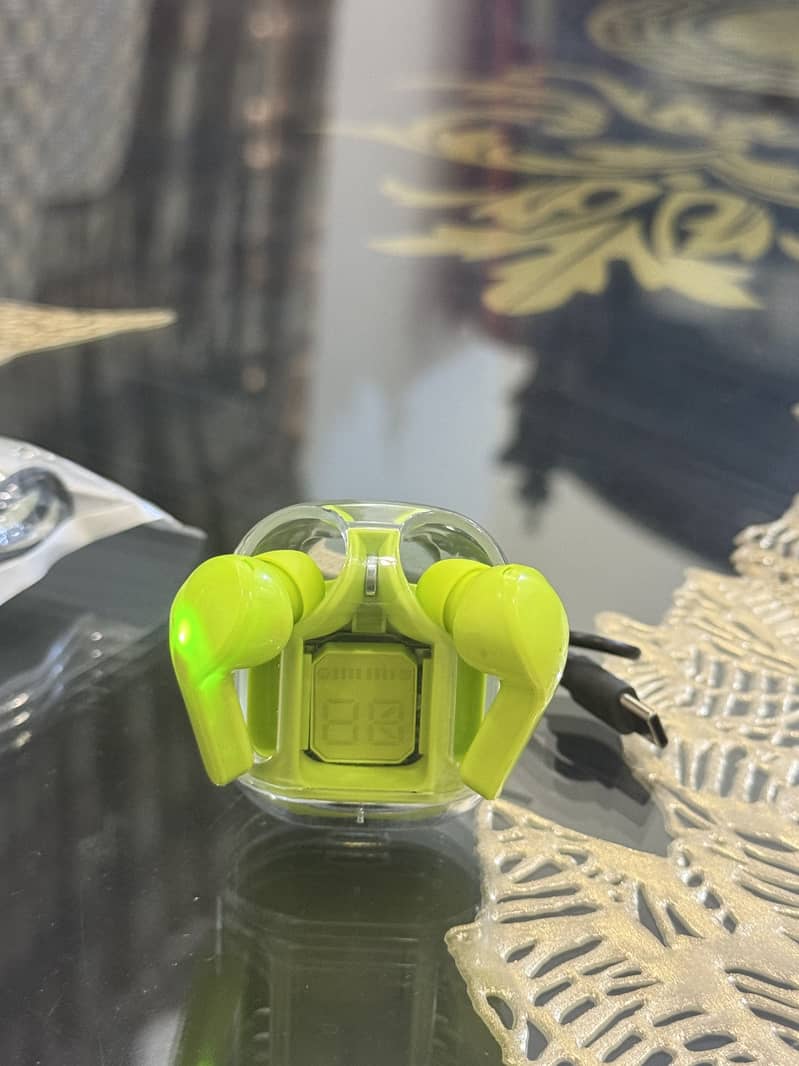 Earbuds 0