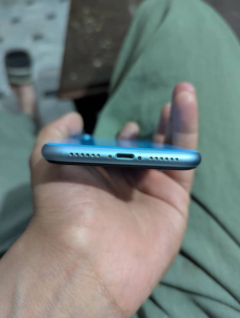 iPhone XR 5