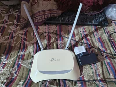 TP Link WIFI Router For sell With free charger