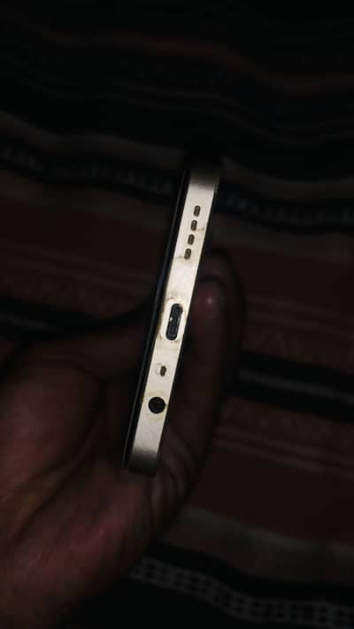 Realme c61 all ok ha with box I need money