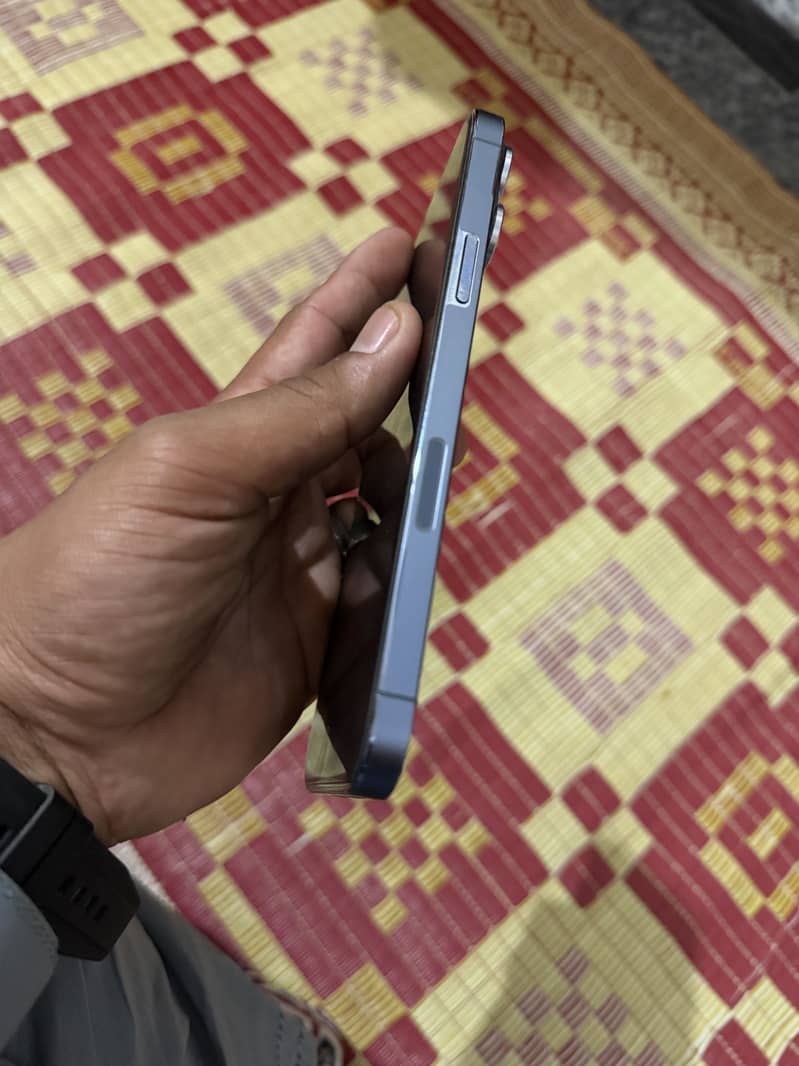 iPhone 13 Pro Max 1