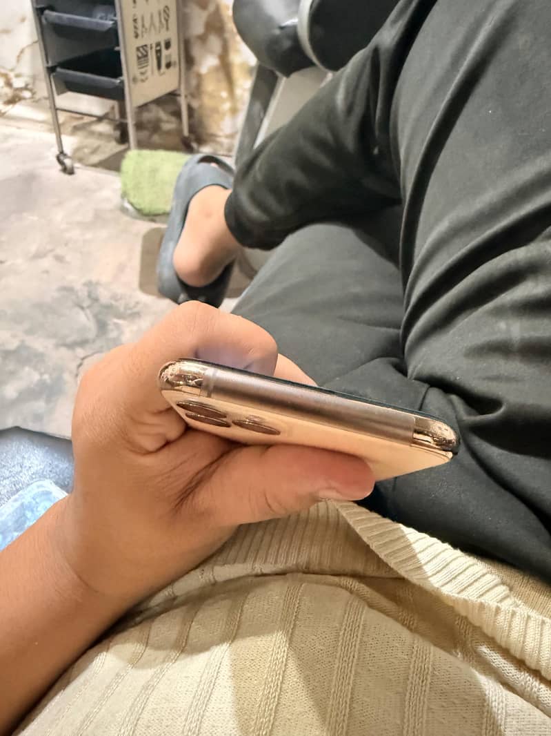 iPhone 11 Pro 3