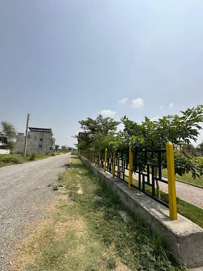 5 Marla level and sunface plot on 70 feet road available for sale