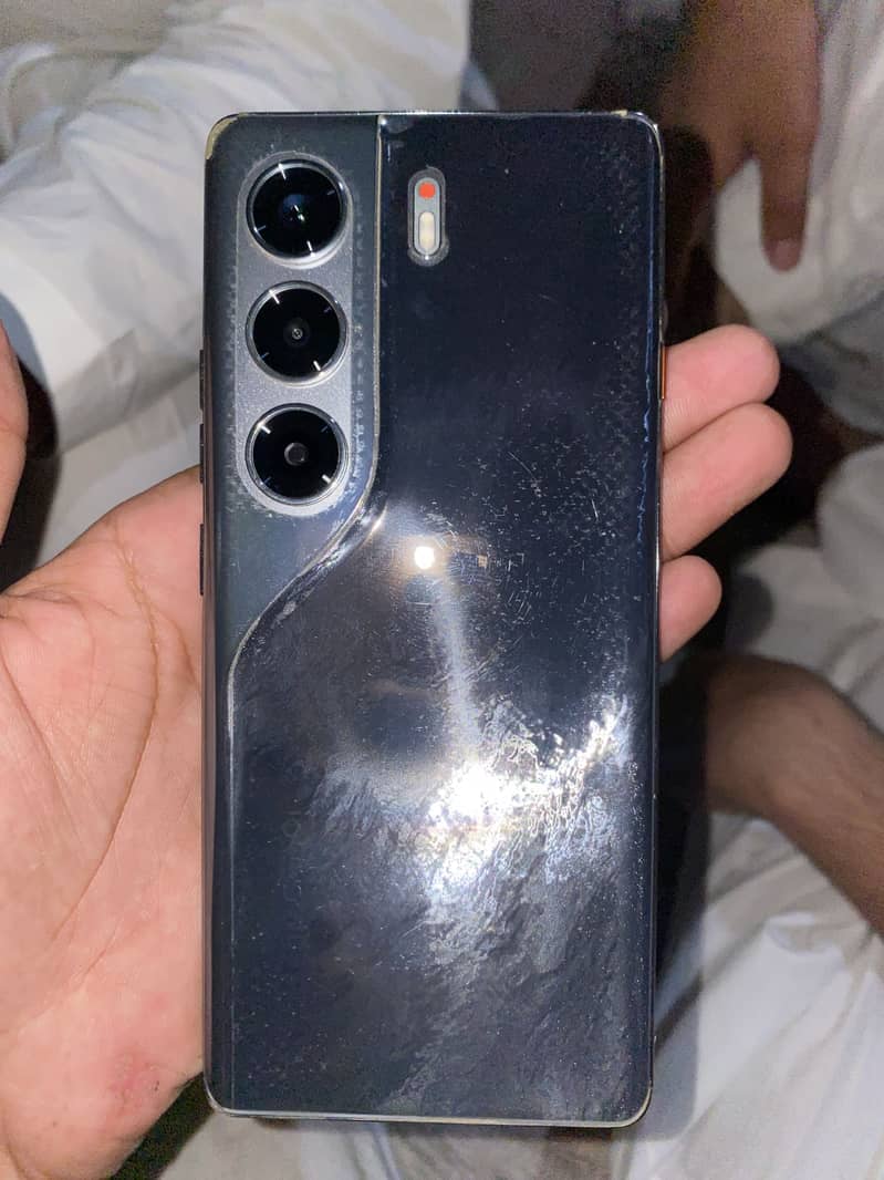 Tecno camon 40 pro 3