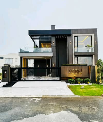 1 KANAL HOUSE WITH SOLID CONSTRUCTION & NEAREST TO PARK AVAILABLE FOR SALE IN BAHRIA TOWN