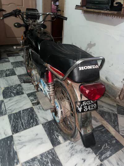 bike used condition ma ha lakin original tanki tapa available han