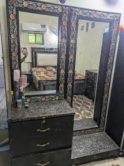 Urgent sale Dressing and wardrobe