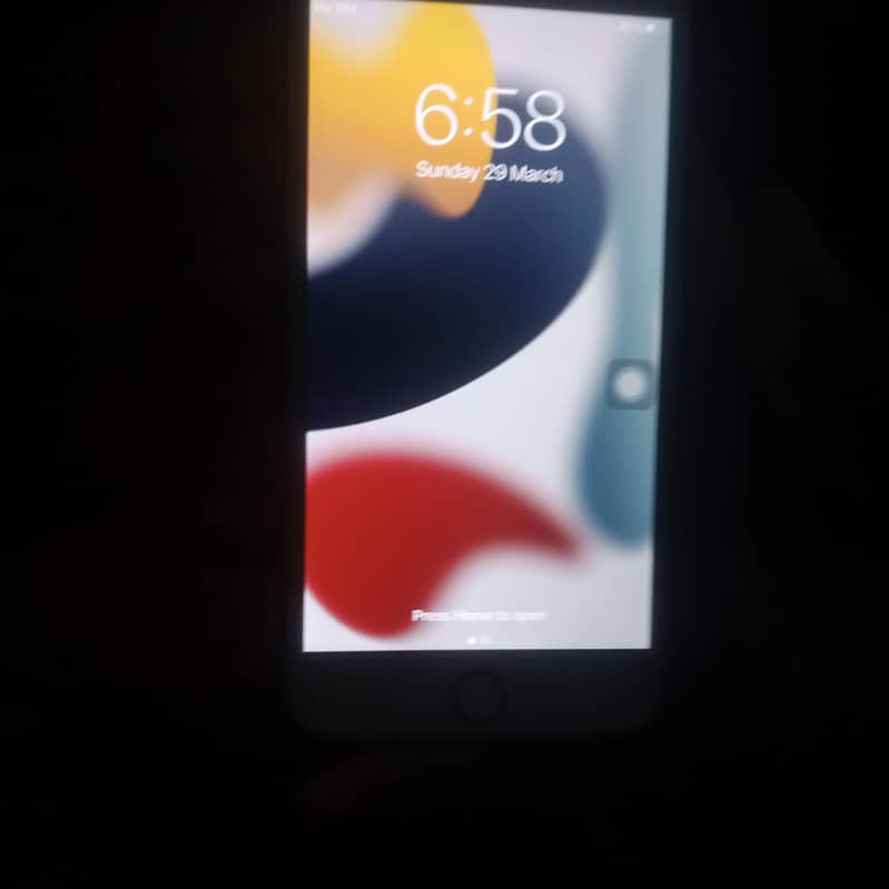 iphone 7 plus 8/10 condition 2