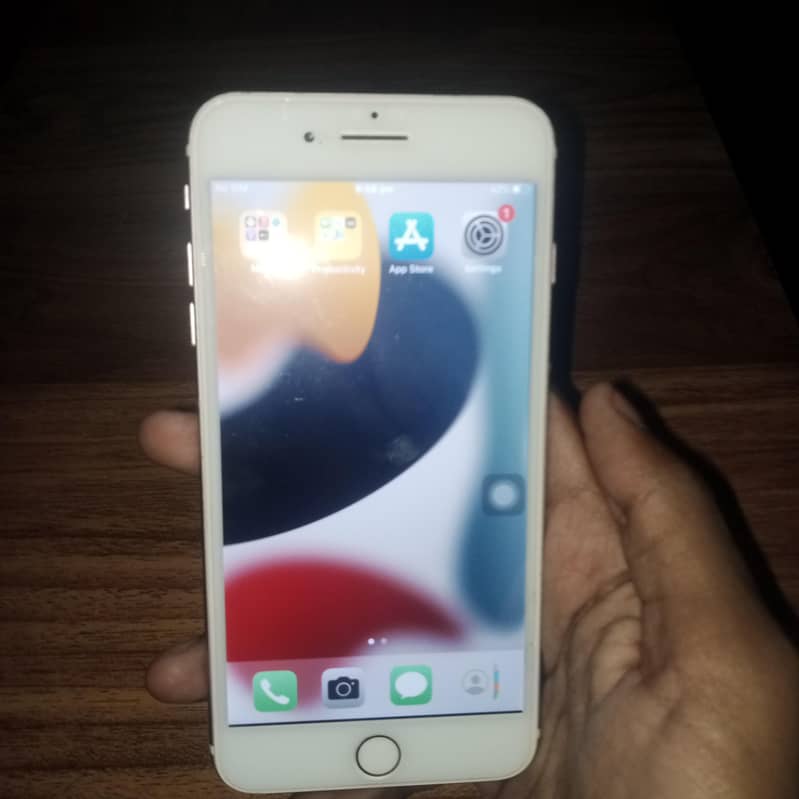iphone 7 plus 8/10 condition 6