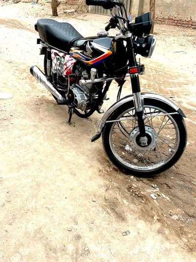 black 125