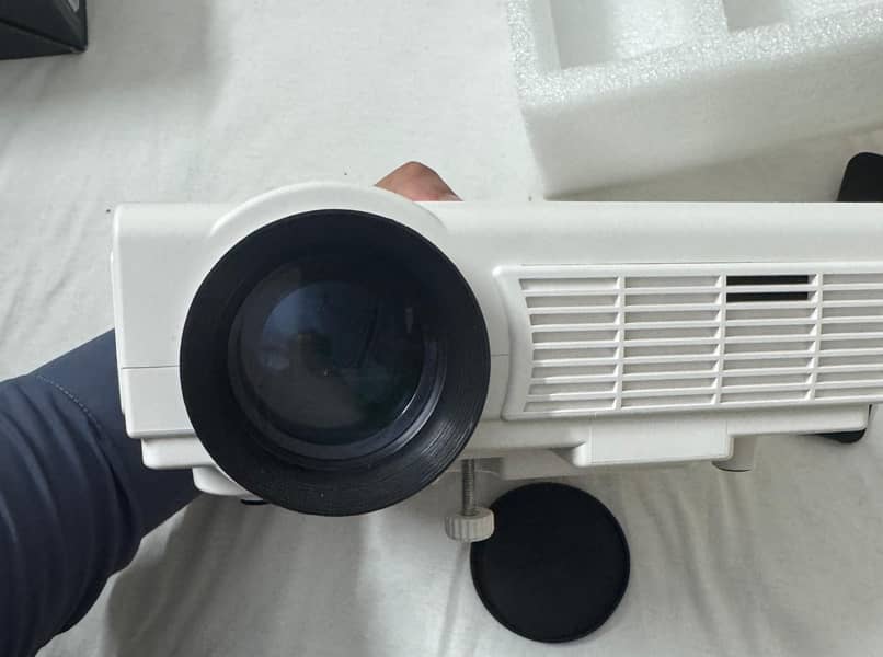 LED Projector & Mobile Gaming Controller 7