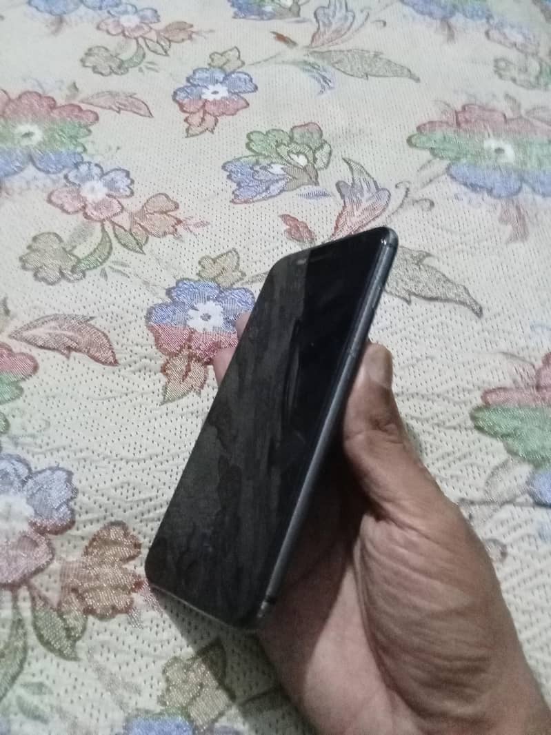 iphone 8plus (256GB) 2