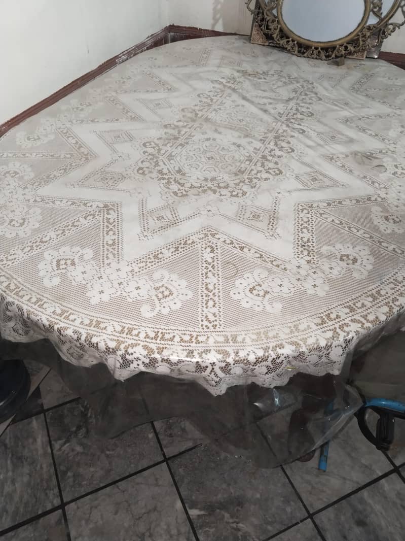 dining table and chairs 0
