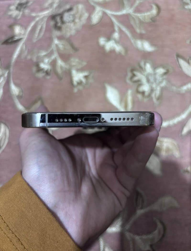Iphone 14pro max 2