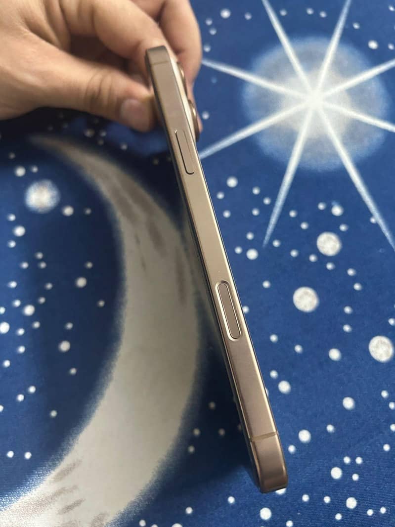 iphone 16 pro max 6
