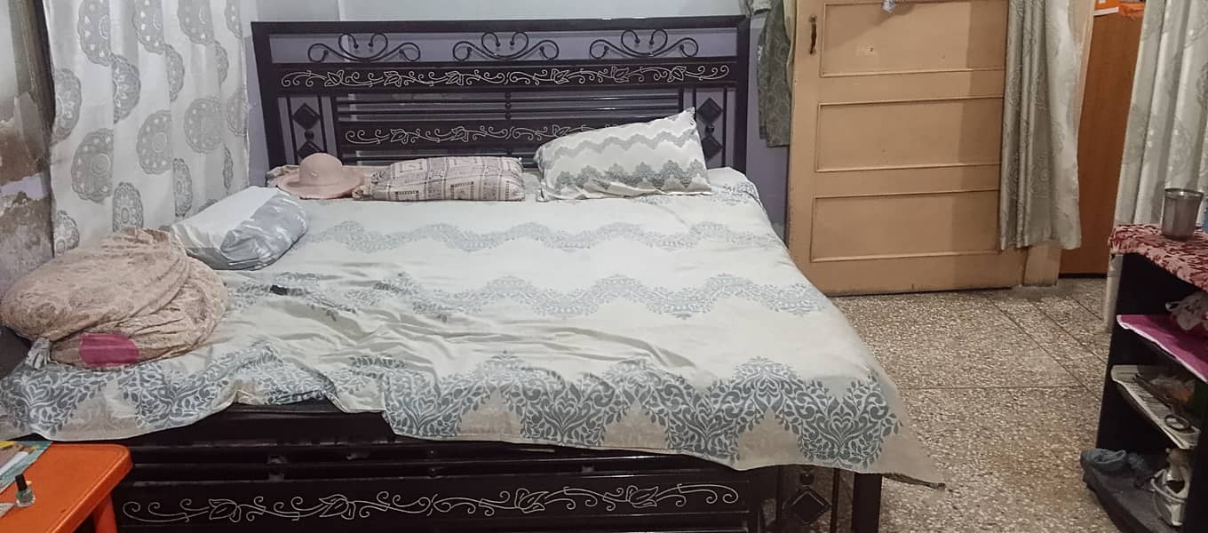 Iron raud bed 1