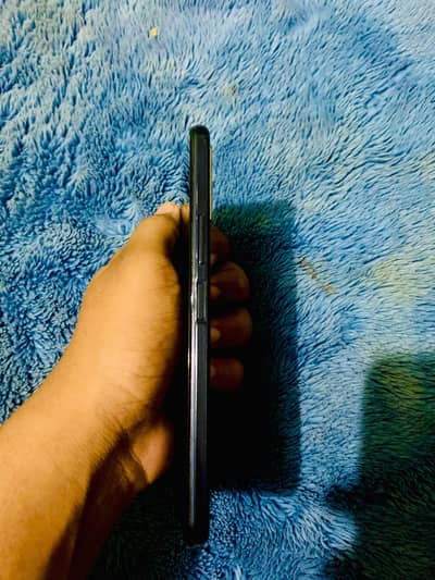 Vivo Y33s 8GB/128GB For Sale Contact: 03088523000