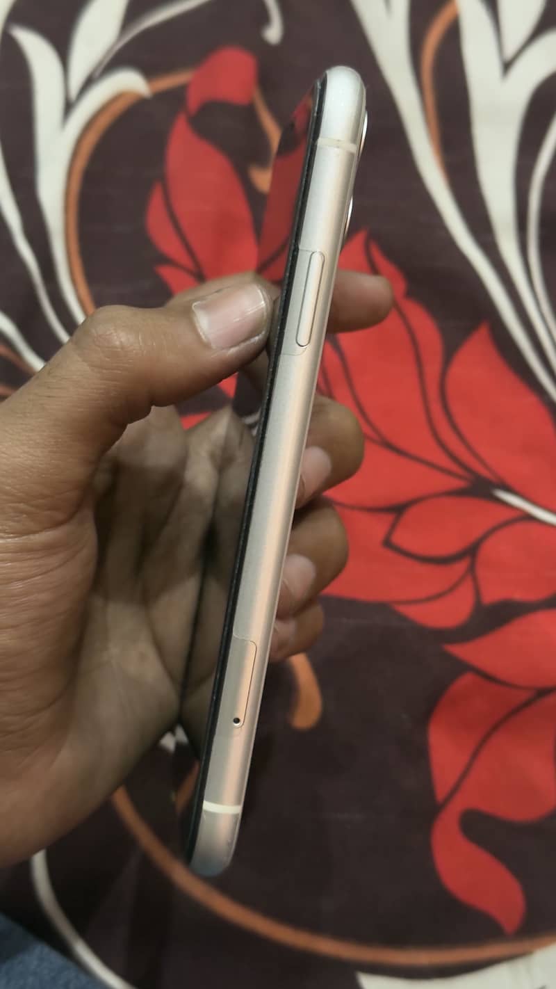 iPhone 11 PTA 4