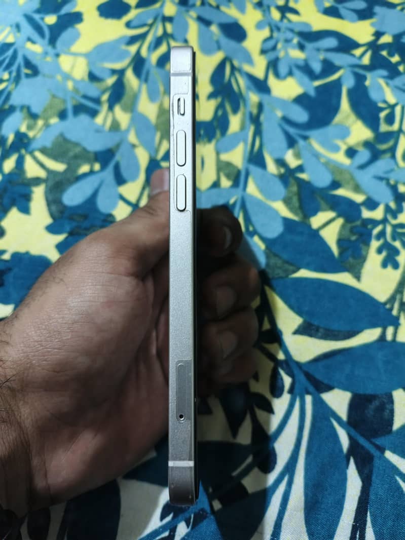 IPHONE 12 4
