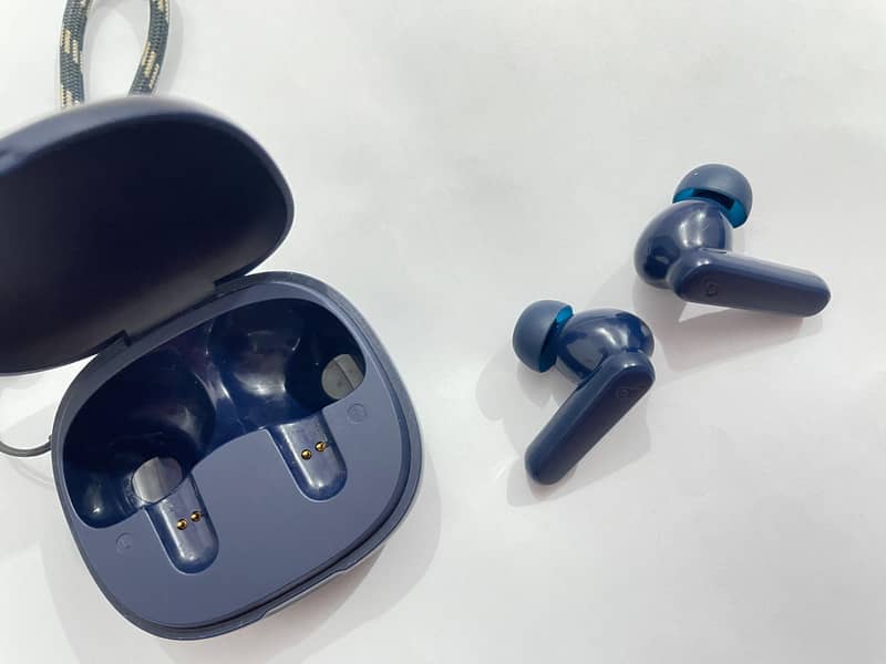 Earbuds 0