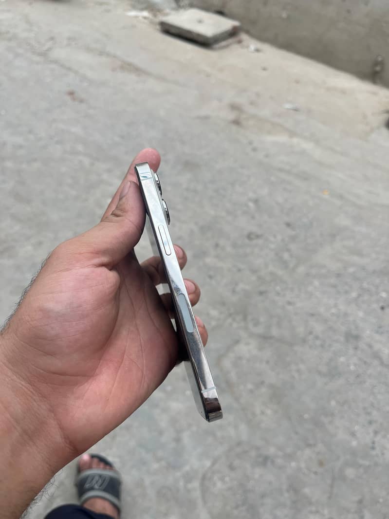 13 pro 3