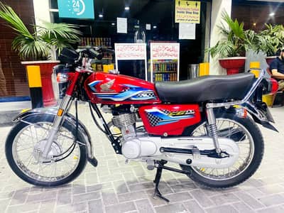 HONDA CG 125 2024 GOLDEN number 888 applied for sound