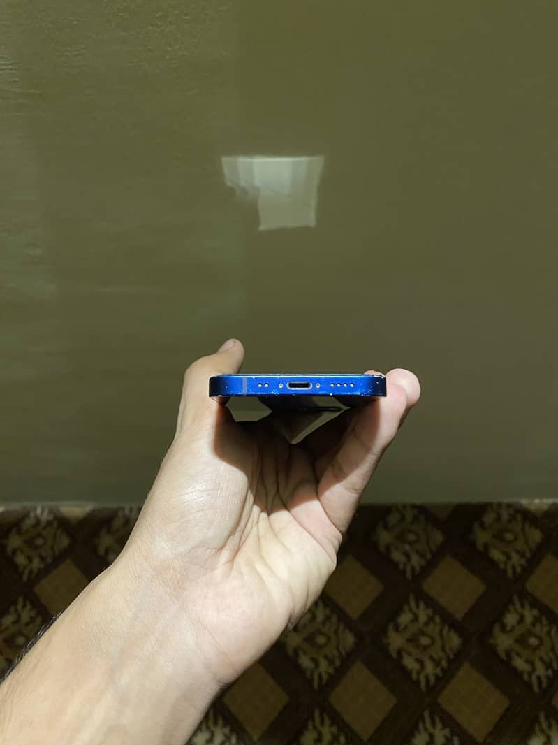iPhone 12 mini 4