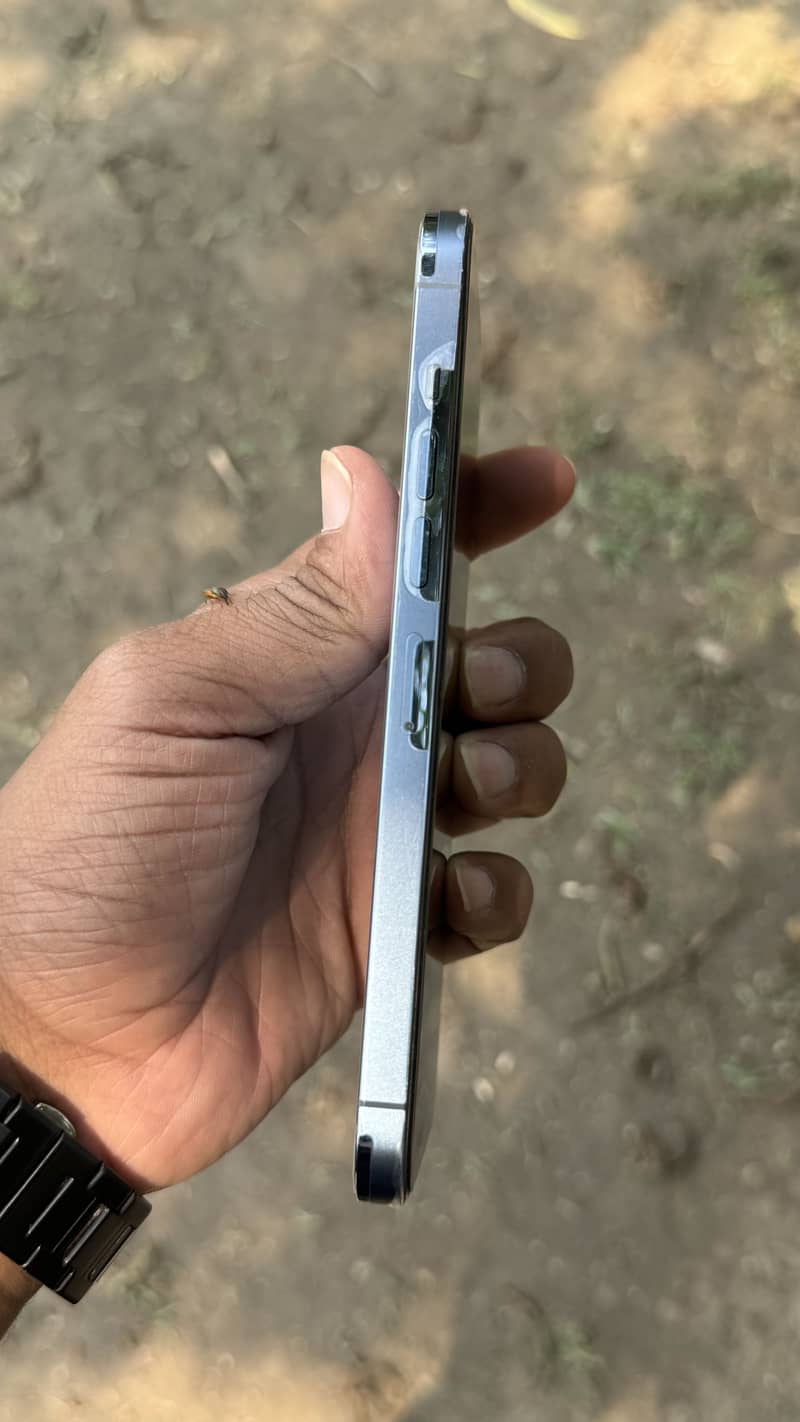 iPhone 13 Pro Max 1