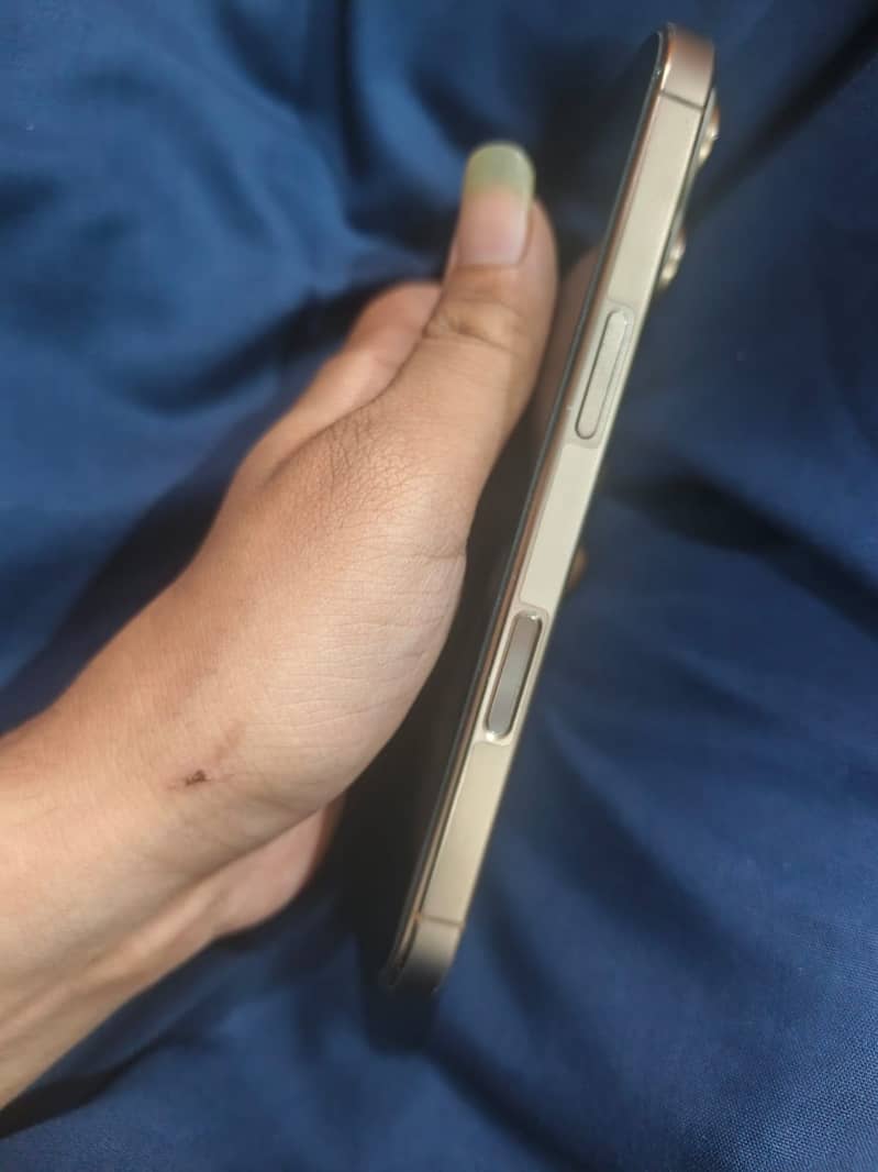Iphoen 16 pro 3