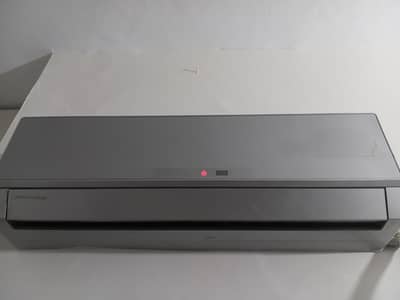Gree non inverter 1 ton Excellent